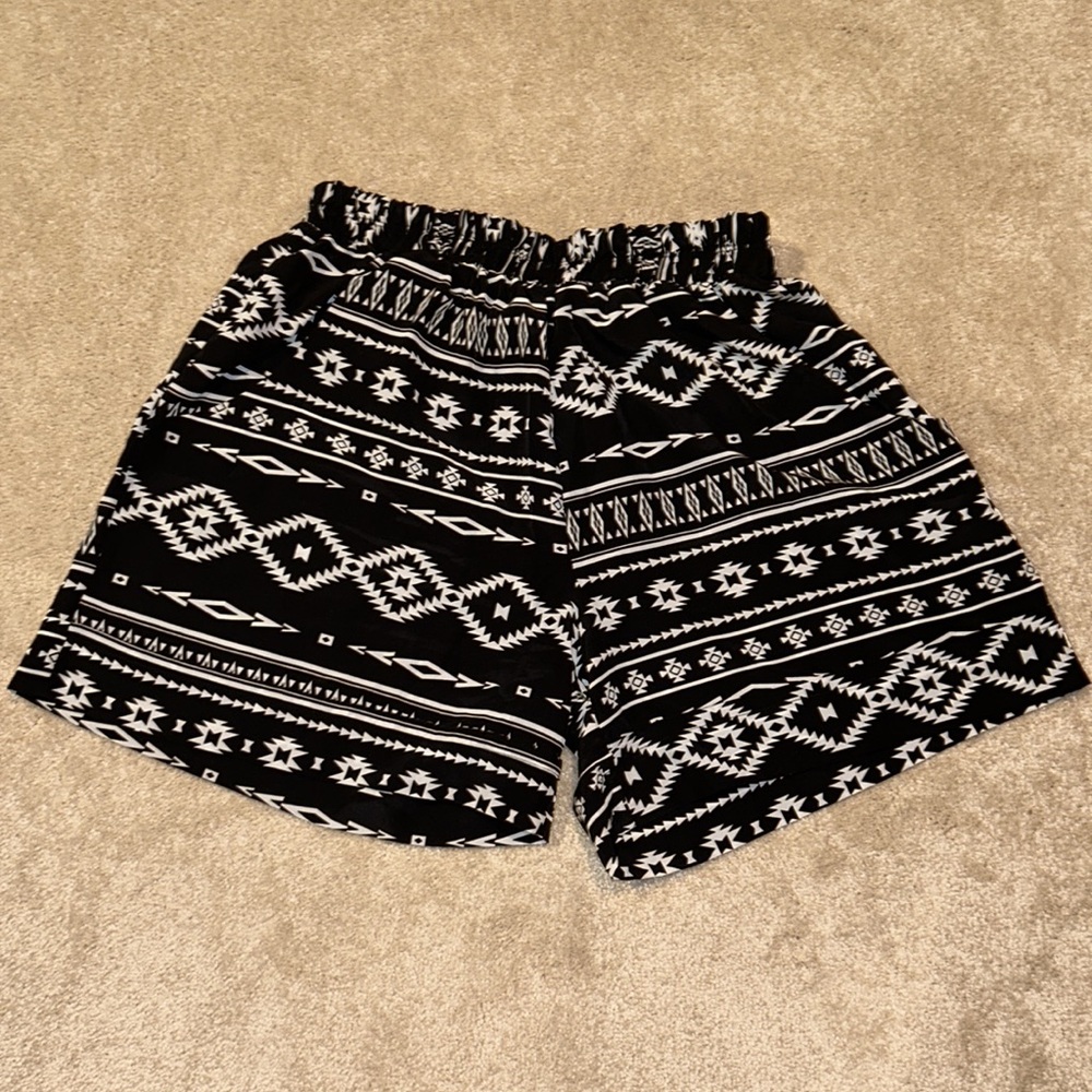 Aztec print shorts - Picture 2 of 4